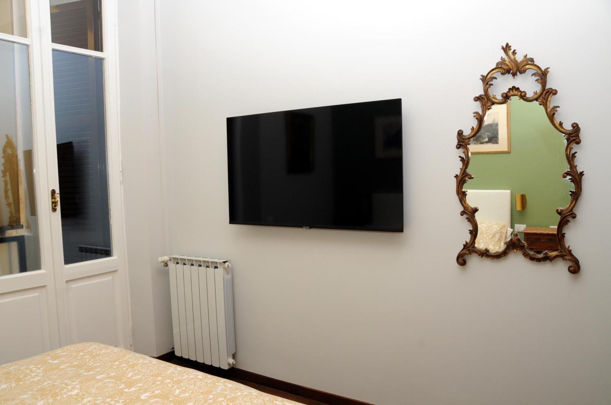 A Casa Di Lu, Al Colosseo - Guest House روما المظهر الخارجي الصورة