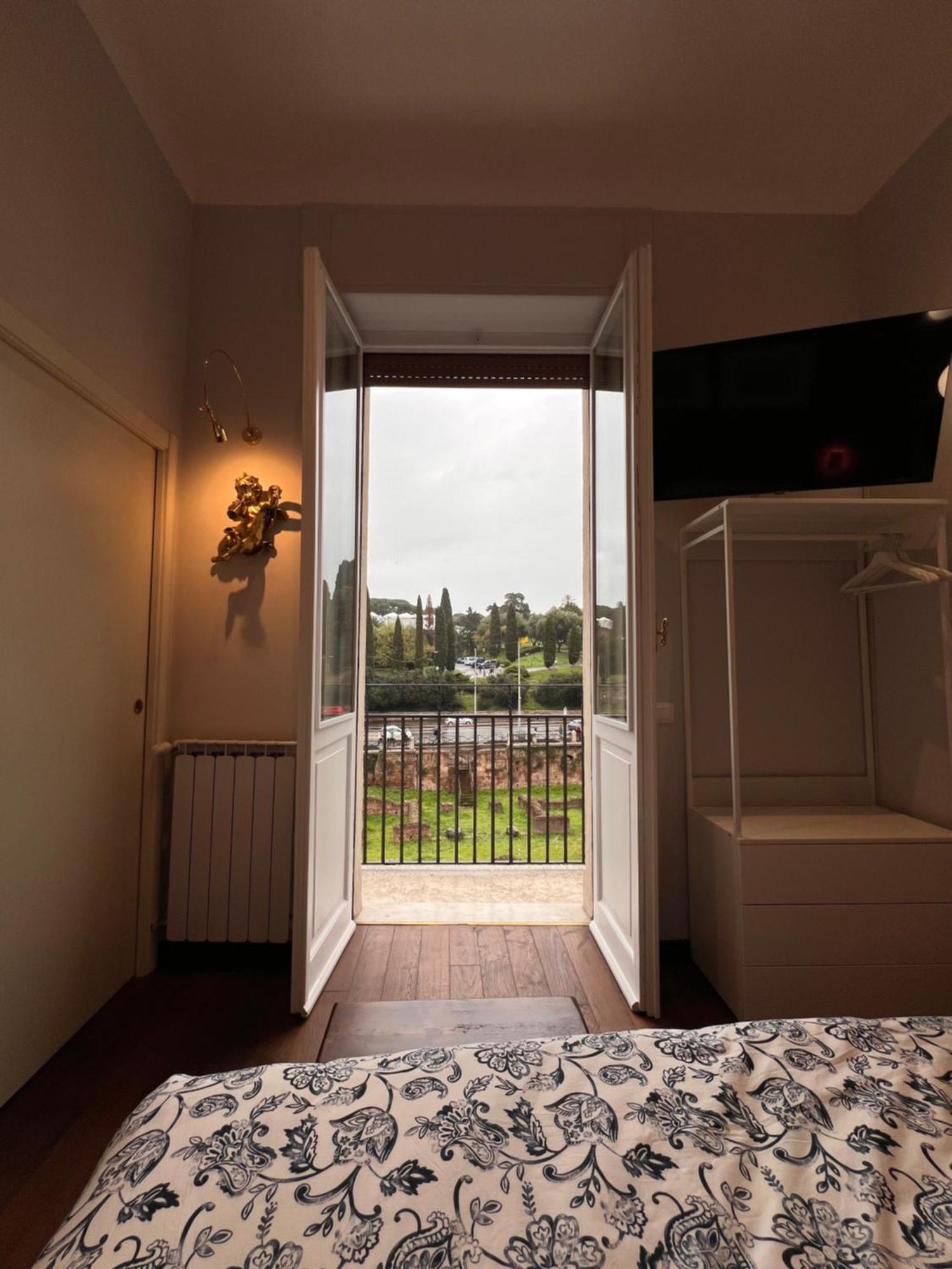 A Casa Di Lu, Al Colosseo - Guest House روما المظهر الخارجي الصورة