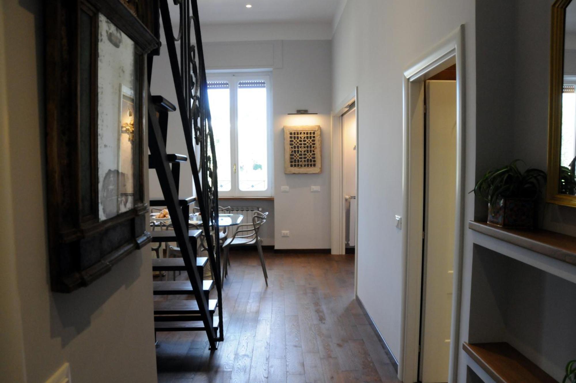 A Casa Di Lu, Al Colosseo - Guest House روما المظهر الخارجي الصورة