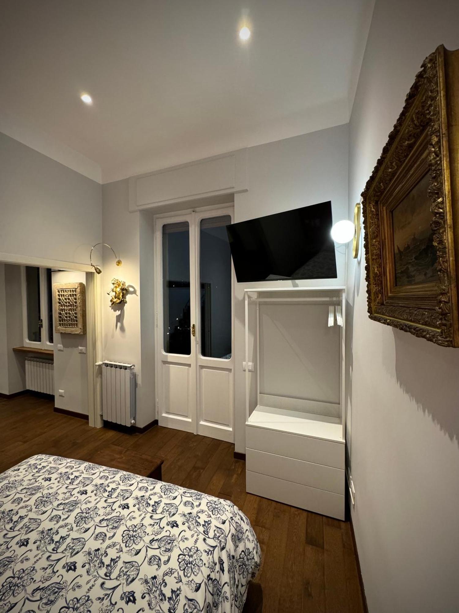 A Casa Di Lu, Al Colosseo - Guest House روما المظهر الخارجي الصورة